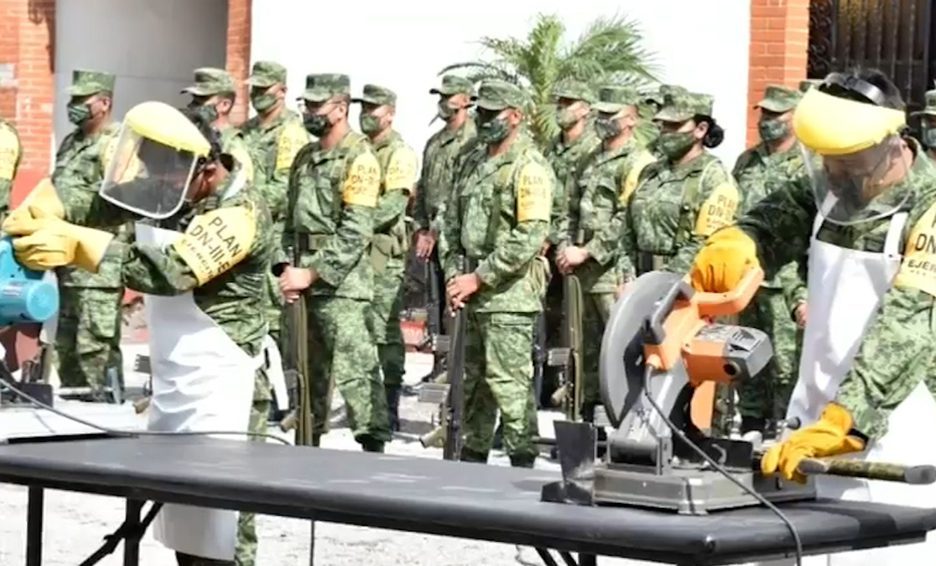 Con las armas no se resuelve nada: AMLO a aguacateros de Michoacán