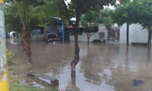 Lluvias provocan desbordamiento de ríos e inundaciones en Oaxaca