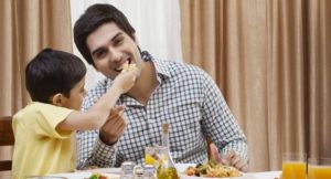 ¿Cuánto cuesta comer en restaurantes por Día del Padre?