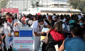 Por elecciones, suspenden vacunación contra covid-19 en Michoacán