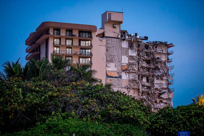 Suman 11 el número de muertos por derrumbe en edificio de Miami