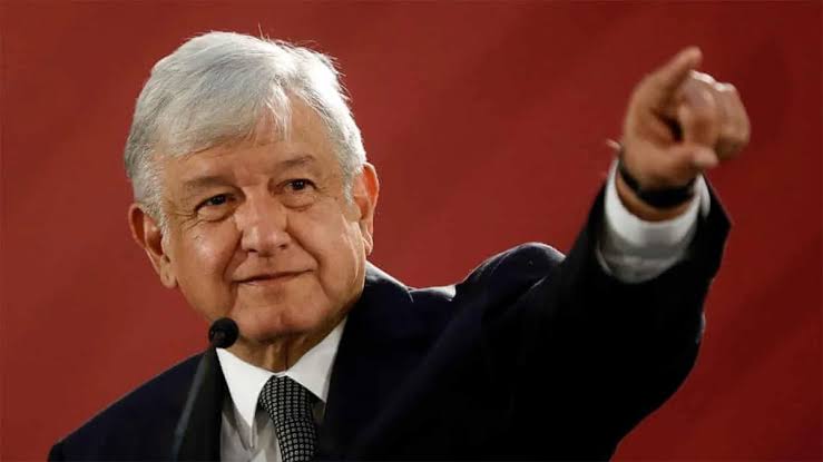 AMLO recibe a gobernadores electos de Morena en Palacio Nacional