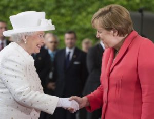Recibirá Reina Isabel II a Angela Merkel en Windsor