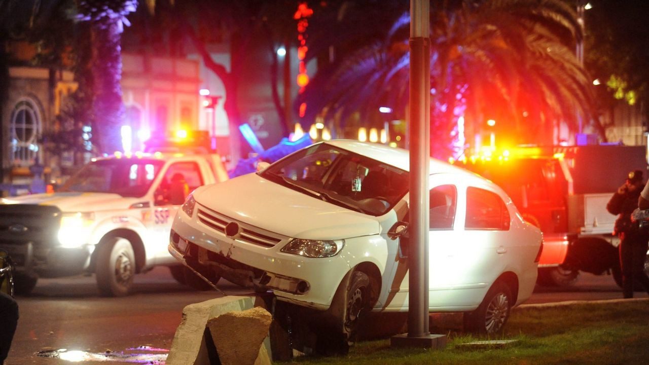 Mueren 7 jóvenes en Hidalgo tras choque contra tráiler