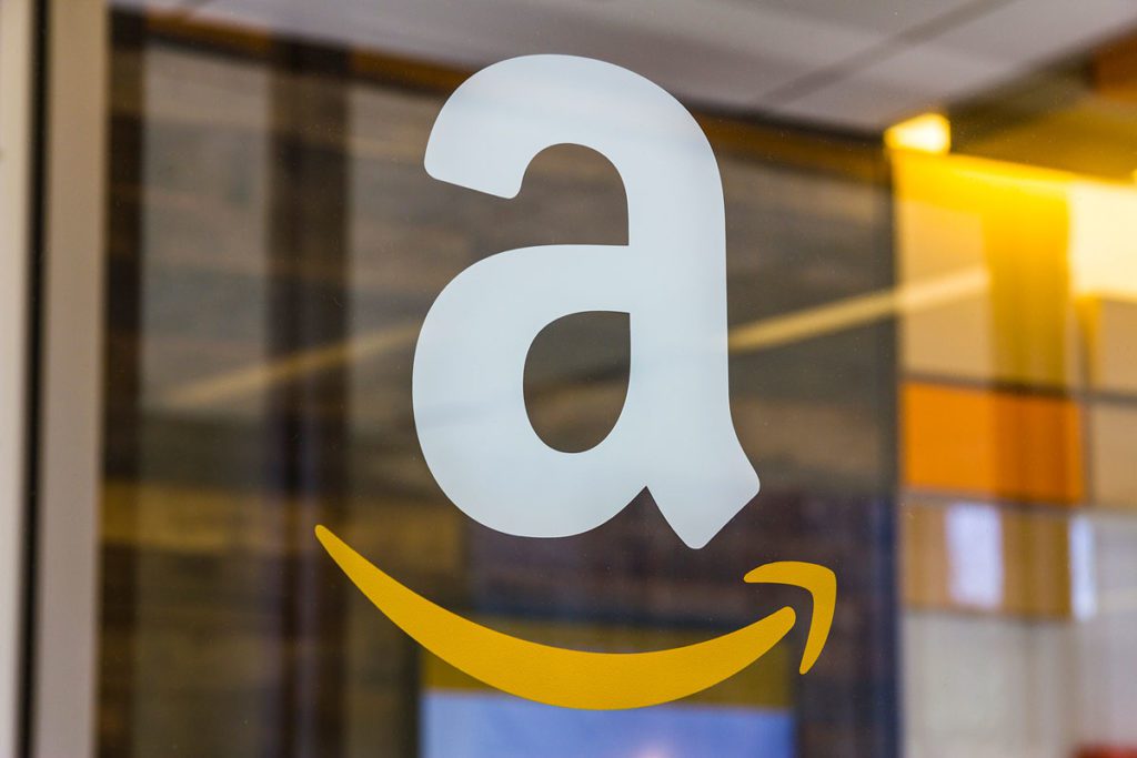 Anuncia Francia que Amazon deberá pagar impuesto digital internacional