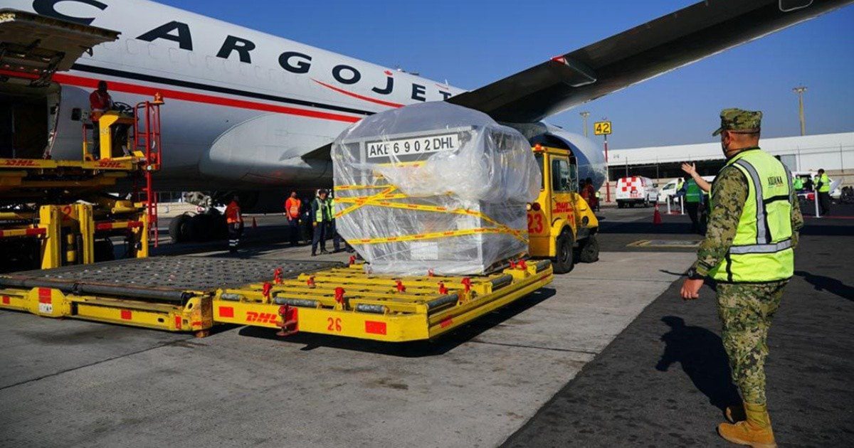 Arriba nuevo lote con más de 290 mil vacunas anticovid de Pfizer