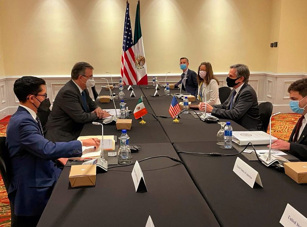 Se reúnen Ebrard y Blinken para tratar tema migratorio