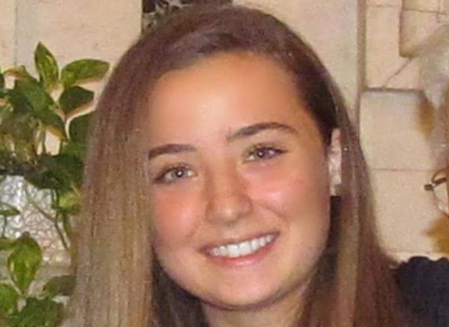 Por muerte de joven de 18 años Italia restringe vacuna AstraZeneca