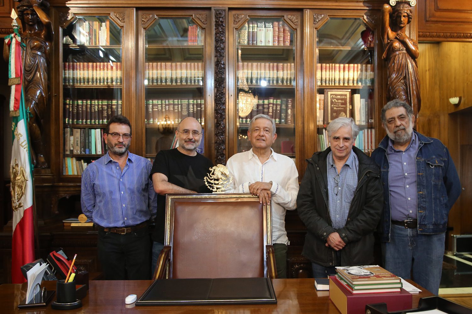 Recuerda AMLO a caricaturista Helguera