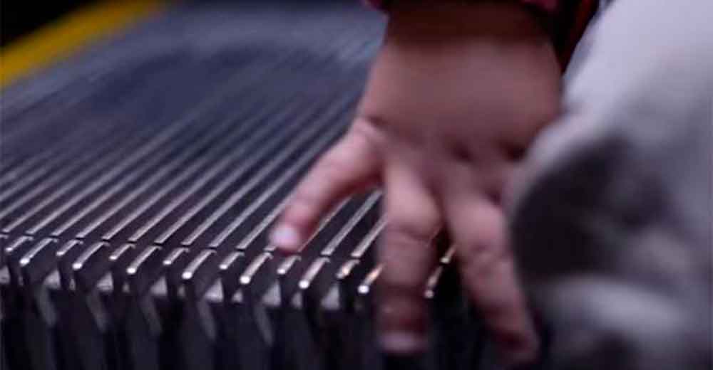 Niño se fractura en escaleras eléctricas de Metro Polanco