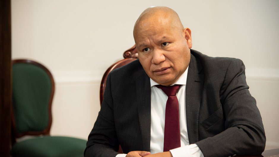 Balean casa de candidato a alcaldía de Tlalnepantla