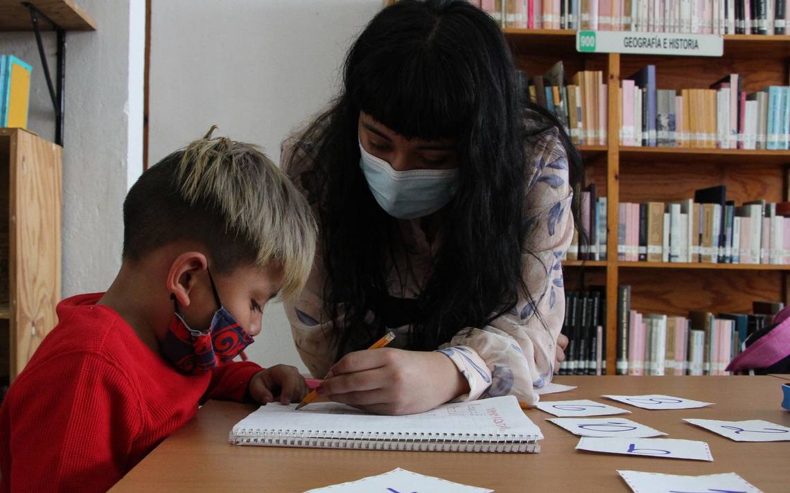 AMLO celebra que 16 millones de alumnos vuelvan a clases