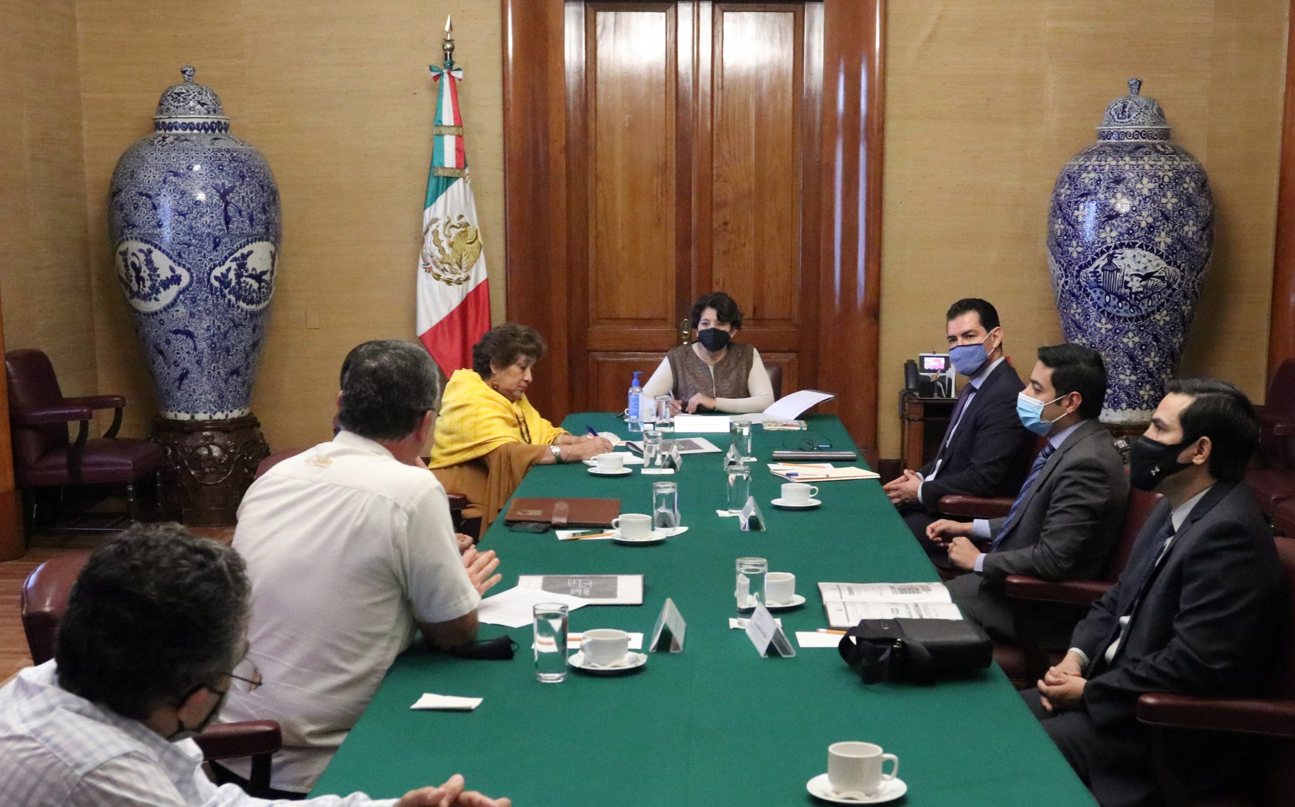 Discute SEP con escuelas particulares regreso presencial a clases