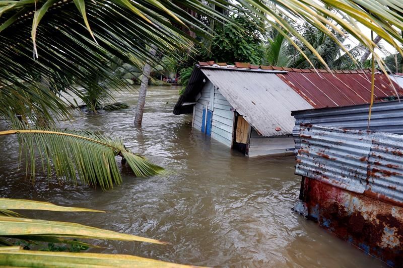 Por fuertes lluvias hay 4 muertos y 5 mil desplazados en Sri Lanka