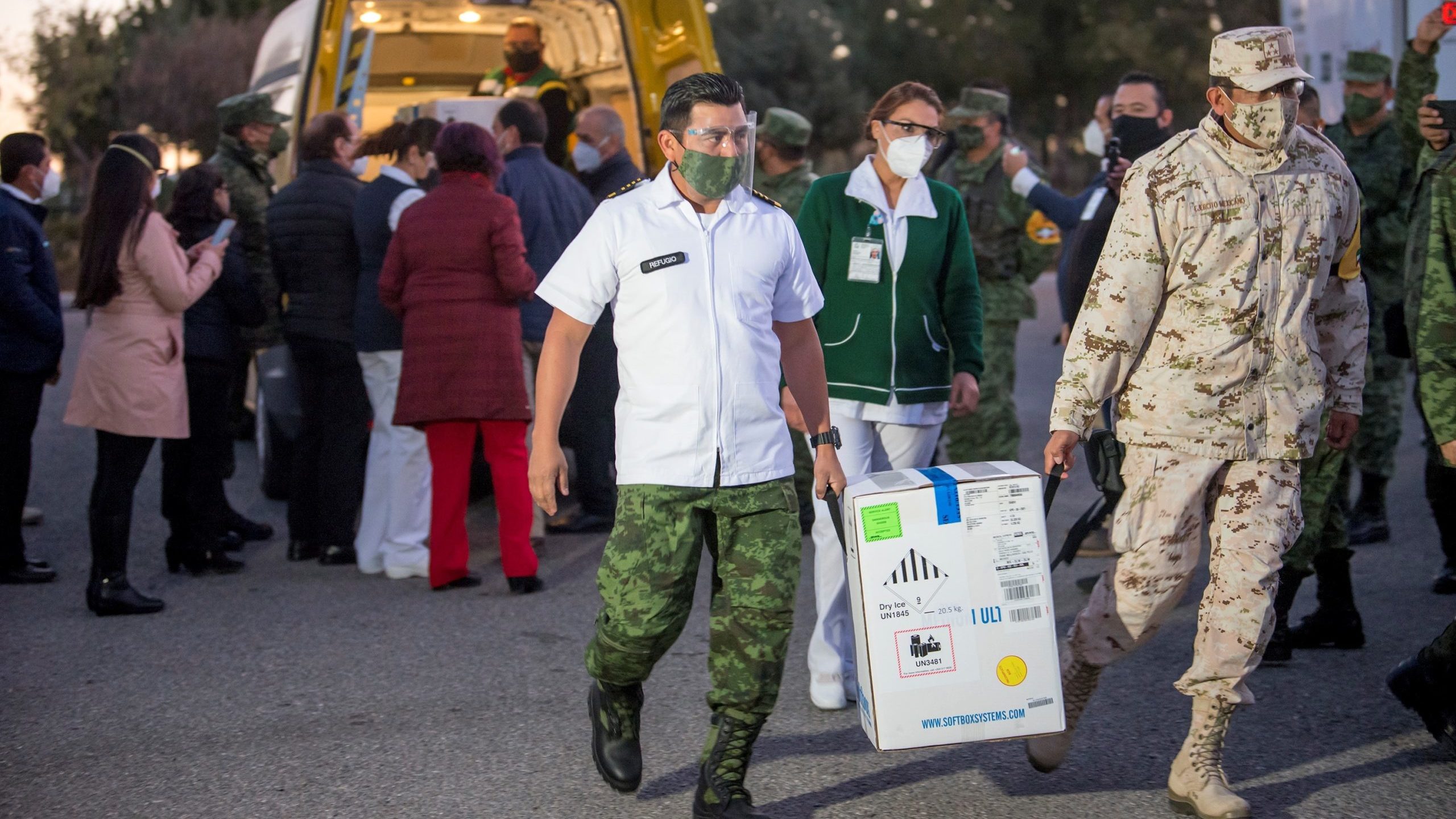 Estrategia de vacunación en QRoo, BCS y en frontera con EU avanza