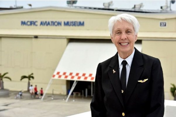 Aviadora pionera de 82 años viajará con Jeff Bezos al espacio