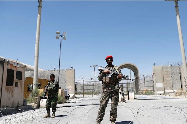 Tropas de EE.UU. abandonan Bagram, su base más importante en Afganistán