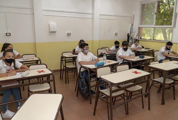 Dan nueve años de cárcel a maestro de secundaria de CDMX por pederastia