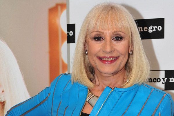 Fallece la cantante y compositora italiana Raffaella Carrà