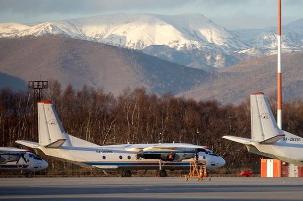 Se estrella avión con 28 personas a bordo, en Rusia