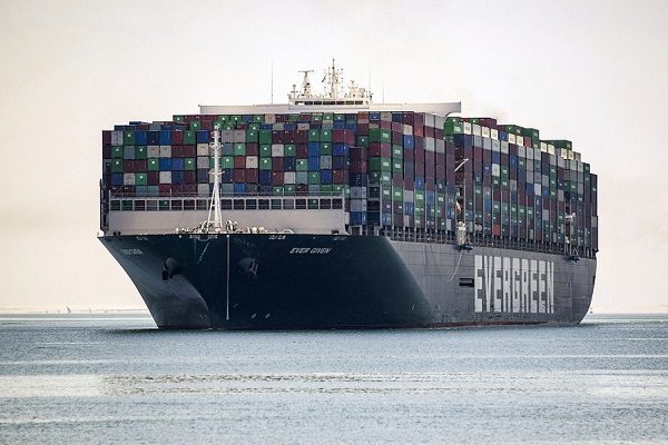Tras estar retenido desde marzo, es liberado el "Ever Given"