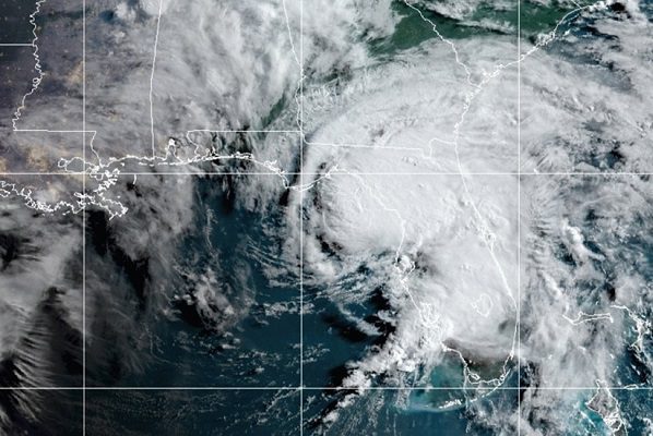 "Elsa" se degrada a tormenta tropical previo a tocar Florida