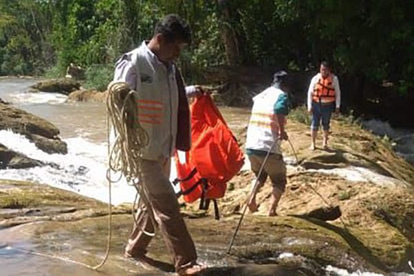 Muere turista portuguesa al caer en cascadas de Agua Azul, Chiapas