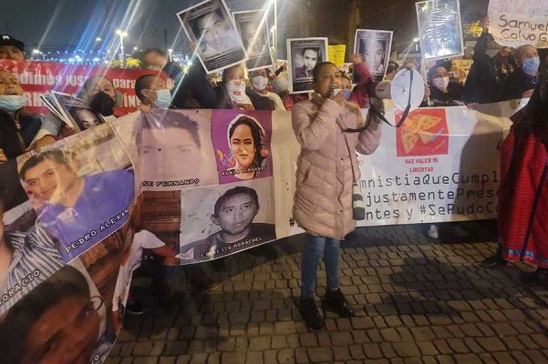 Mujeres exigen liberación de familiares encarcelados en Palacio Nacional