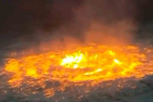 Pemex tiene seis meses para investigar incendio en ducto marino en Campeche