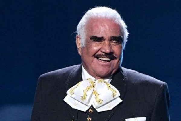 Vicente Fernández reaparece tras ser hospitalizado de emergencia #VIDEO