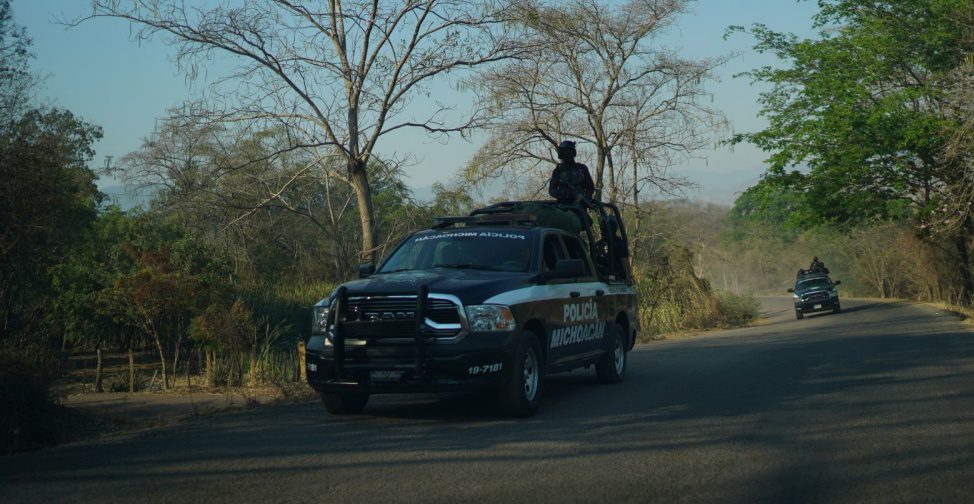 AMLO diálogo de habitantes de Aguililla sobre la violencia por bandas criminales