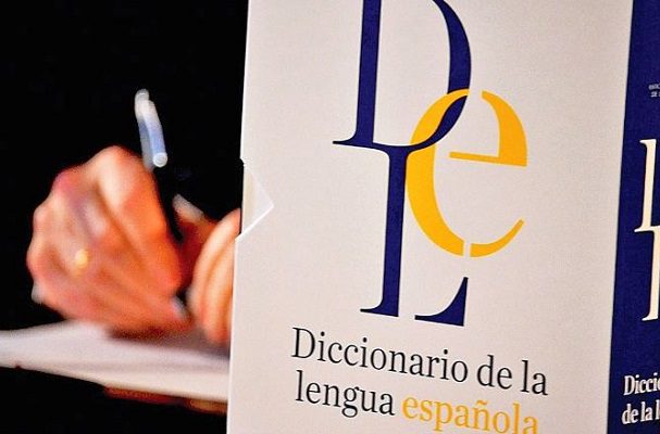 La REA insisten en que el uso de la “e” en el lenguaje inclusivo es ajeno al español