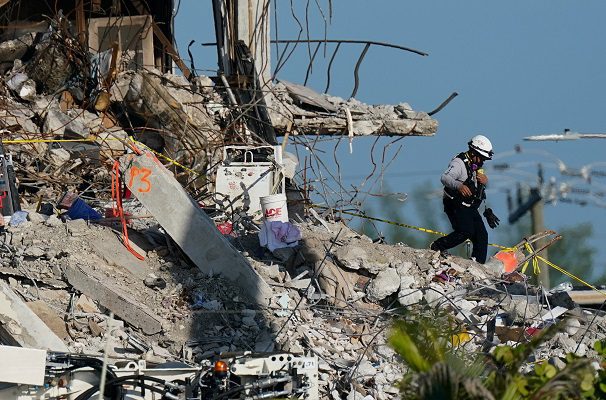 Sube a 86 la cifra de muertos por el colpaso del edificio en Miami