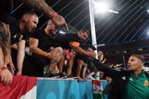 Tras sanción, Hungría acusa a la UEFA de usar “chivatos” en las gradas