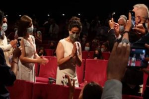 Ovacionan de pie a la actriz mexicana Arcelia Ramírez en Cannes