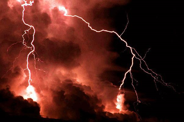 Mueren más de 60 personas por el impacto de rayos, en el norte de India