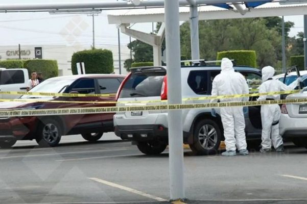 Cae adolescente tras asesinato de dos mujeres en estacionamiento de Guanajuato