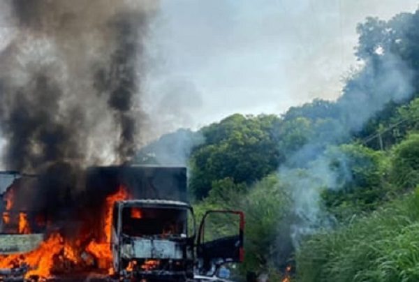 Reportan que CJNG intenta tomar cabecera municipal de Tepalcatepec, Michoacán