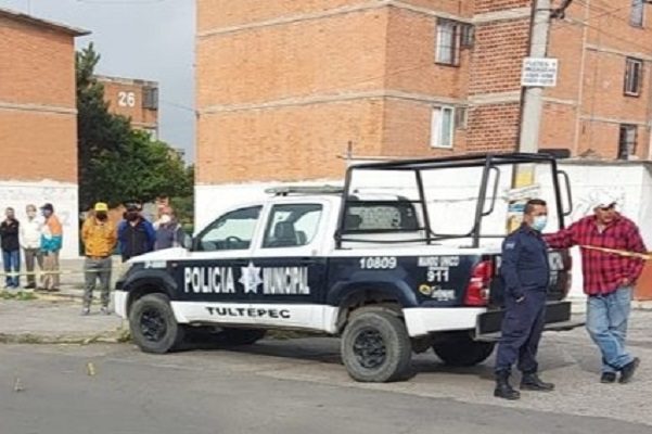Policía de CDMX abate a asaltante en transporte público, en Tultepec