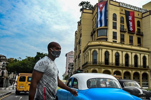 Restablecen acceso a internet móvil en Cuba, pero no a redes sociales