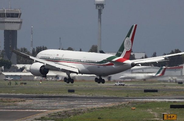 Avión presidencial traslada equipo de atletas para Juegos Olímpicos