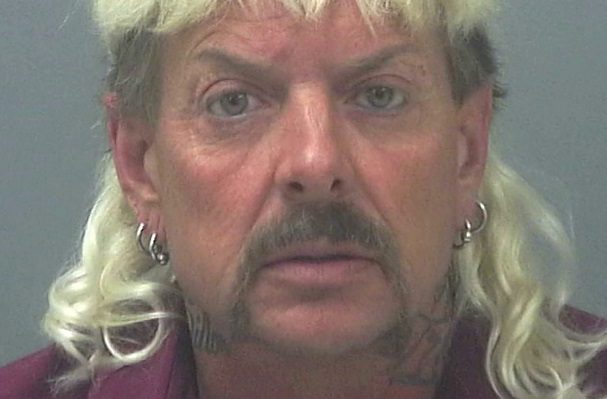 Reducen condena de Joe Exotic, acusado de complot de asesinato y matar tigres