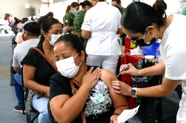 Edomex continúa con vacunación a personas de 30 a 39 y de 40 a 49 años