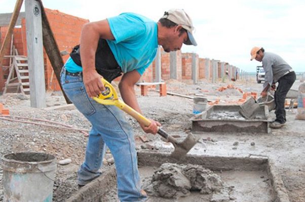 UNAM ofrece a albañiles curso gratuito sobre lectura de planos