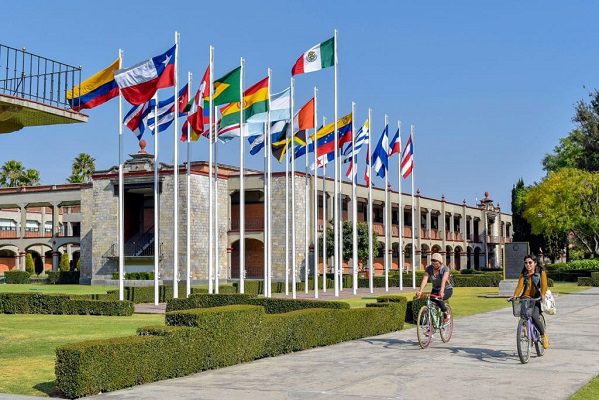 Ordenan regresar bienes de la UDLAP a patronos originales