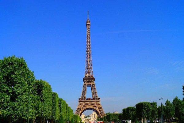 Tras ocho meses cerrada por la pandemia, reabre la Torre Eiffel
