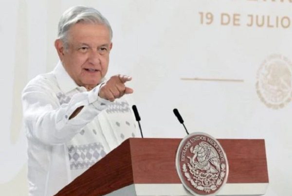 Pese a veda por consulta popular, AMLO informa sobre pensión para adultos mayores