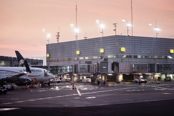 AICM retrasa vuelos por falla en radares