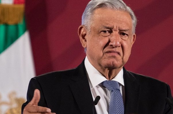 AMLO tacha de "politiquerías" sanciones contra Samuel García, MC y PVEM