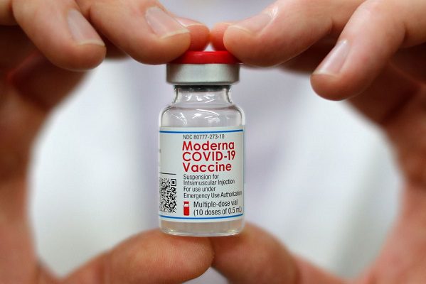 La Unión Europea aprueba aplicar la vacuna de Moderna a personas de 12 a 17 años